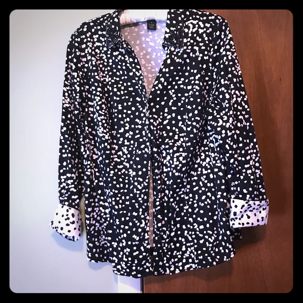 Contrasting black n white blouse
